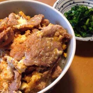 自堕落たまごとじ豚丼